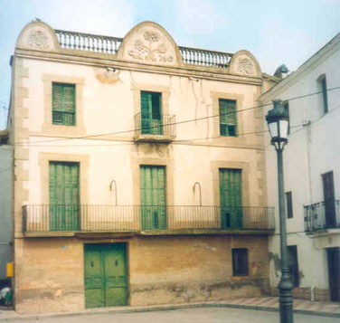 Casa Pairal de Cal Batalla, Cal Cabaler, Cal Boada i Ca la Simona